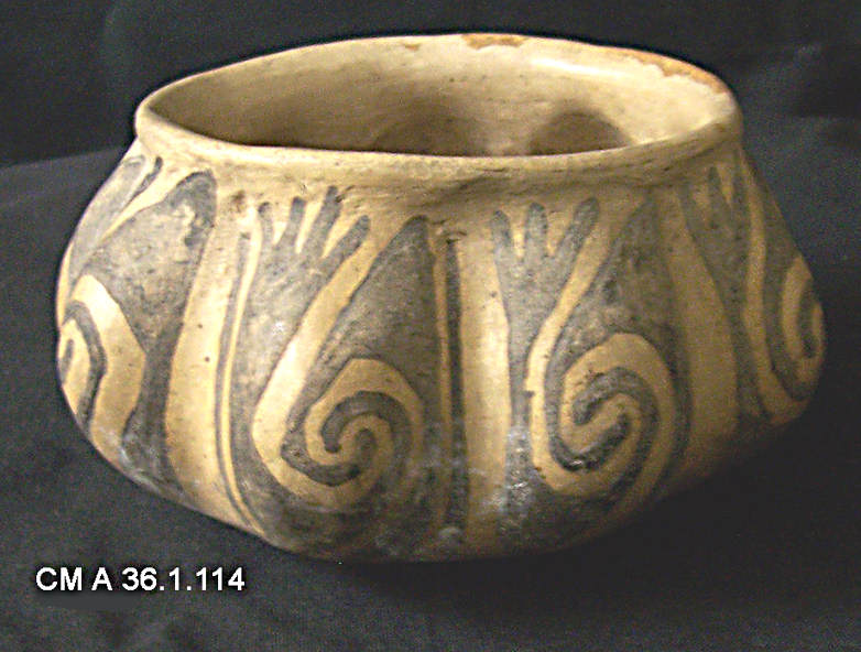 Image of Casas Grandes pot: figure with macaw headdress